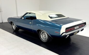 Dodge-Challenger-1970-Bright-Blue-Metallic-Blue-10