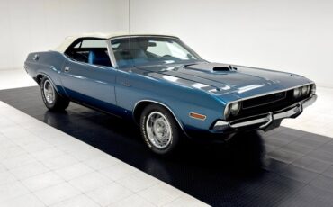 Dodge-Challenger-1970-Bright-Blue-Metallic-Blue-15