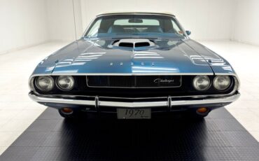 Dodge-Challenger-1970-Bright-Blue-Metallic-Blue-16