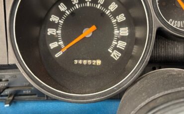 Dodge-Challenger-1970-Bright-Blue-Metallic-Blue-2