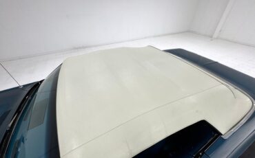 Dodge-Challenger-1970-Bright-Blue-Metallic-Blue-23