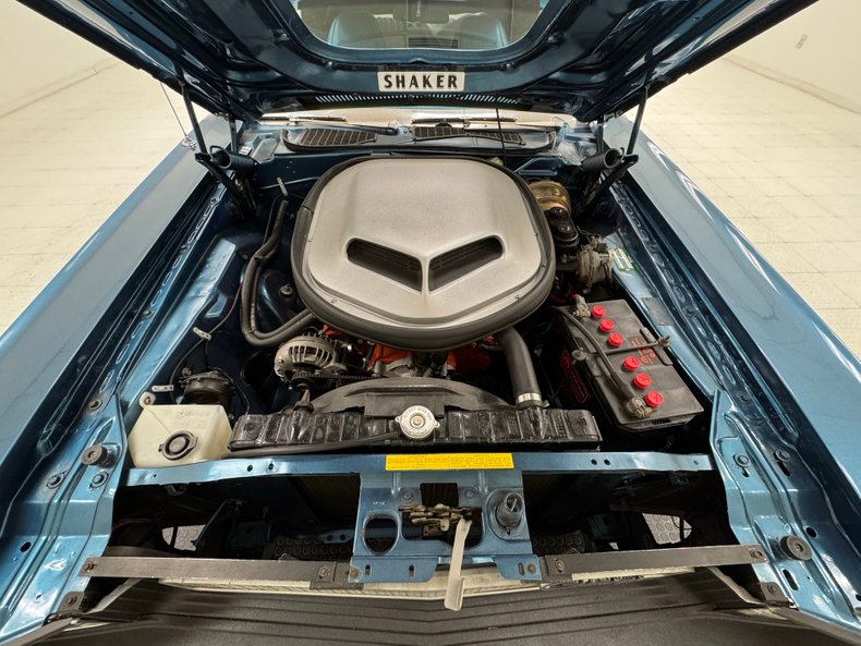 Dodge-Challenger-1970-Bright-Blue-Metallic-Blue-32
