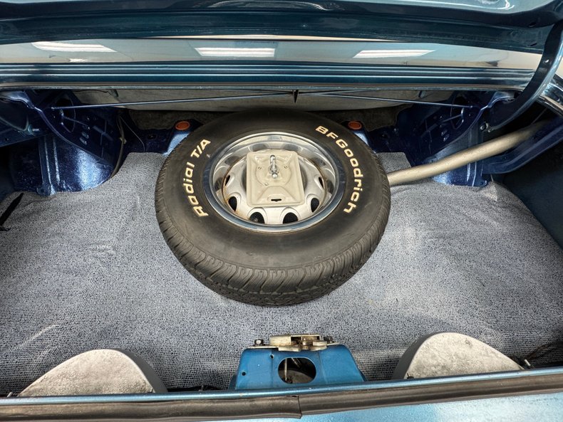 Dodge-Challenger-1970-Bright-Blue-Metallic-Blue-36