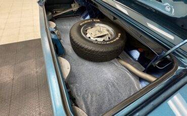 Dodge-Challenger-1970-Bright-Blue-Metallic-Blue-37