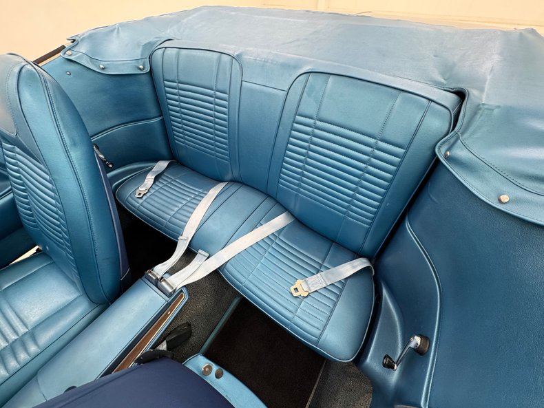 Dodge-Challenger-1970-Bright-Blue-Metallic-Blue-42