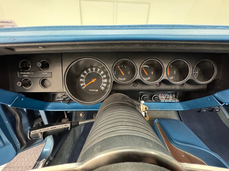 Dodge-Challenger-1970-Bright-Blue-Metallic-Blue-49