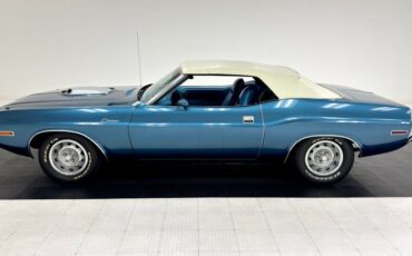 Dodge-Challenger-1970-Bright-Blue-Metallic-Blue-8