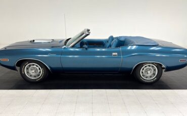 Dodge-Challenger-1970-Bright-Blue-Metallic-Blue-9