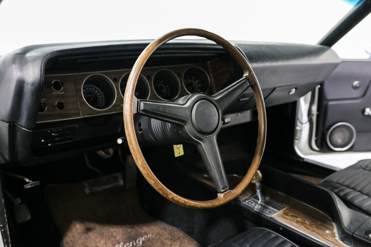Dodge-Challenger-1970-Convertible-17