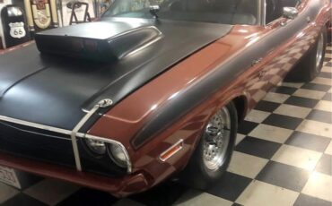 Dodge-Challenger-1970-Coupe-13