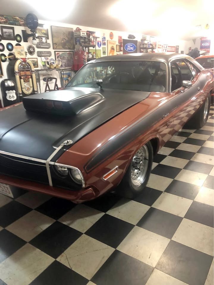 Dodge-Challenger-1970-Coupe-13
