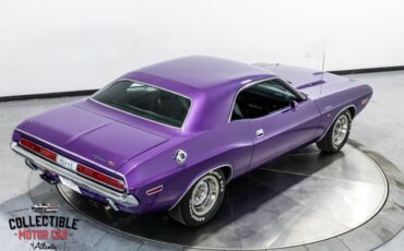 Dodge-Challenger-1970-Coupe-23