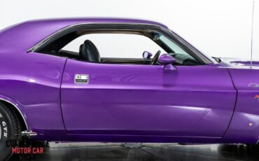 Dodge-Challenger-1970-Coupe-30