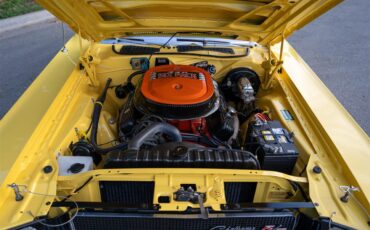 Dodge-Challenger-1970-High-Impact-Yellow-Saddle-Tan-10