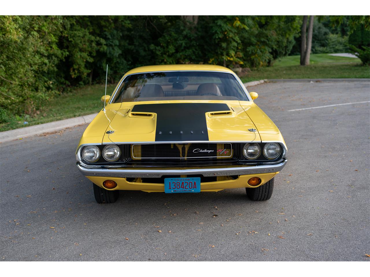 Dodge-Challenger-1970-High-Impact-Yellow-Saddle-Tan-13