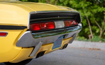 Dodge-Challenger-1970-High-Impact-Yellow-Saddle-Tan-18
