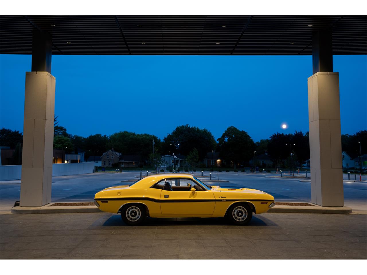 Dodge-Challenger-1970-High-Impact-Yellow-Saddle-Tan-20