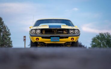 Dodge-Challenger-1970-High-Impact-Yellow-Saddle-Tan-21