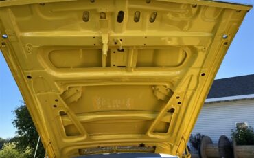 Dodge-Challenger-1970-High-Impact-Yellow-Saddle-Tan-22
