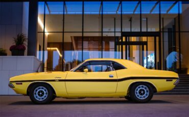 Dodge-Challenger-1970-High-Impact-Yellow-Saddle-Tan-23