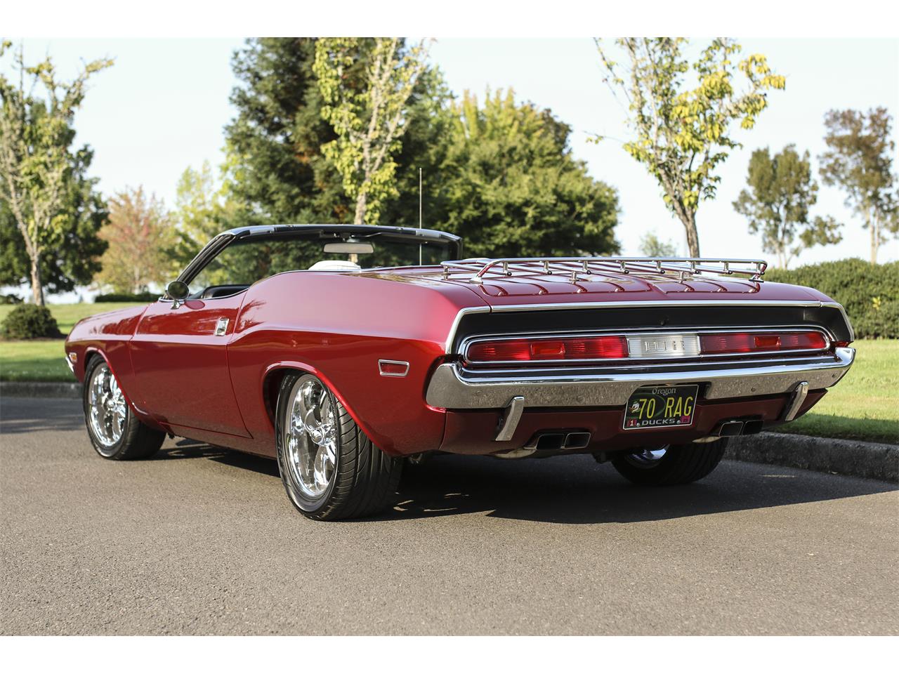 Dodge-Challenger-1970-Viper-Stryker-Red-White-Leather-1