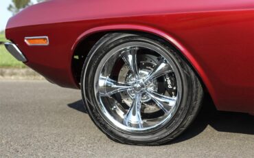 Dodge-Challenger-1970-Viper-Stryker-Red-White-Leather-12