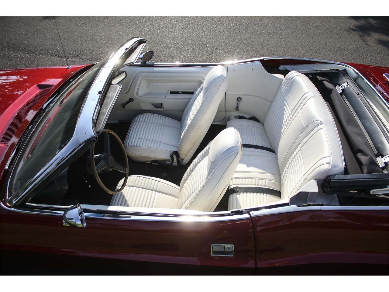 Dodge-Challenger-1970-Viper-Stryker-Red-White-Leather-13