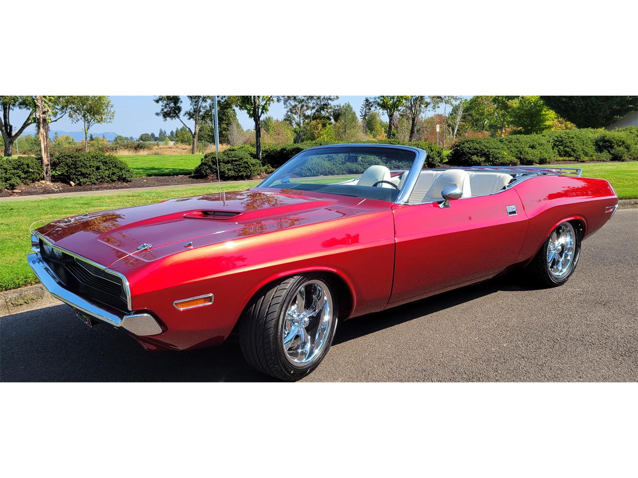 Dodge-Challenger-1970-Viper-Stryker-Red-White-Leather-6