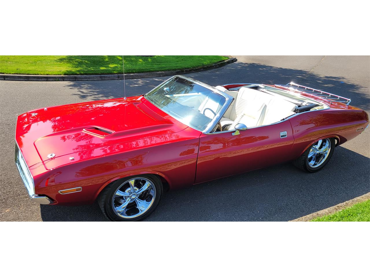 Dodge-Challenger-1970-Viper-Stryker-Red-White-Leather-8