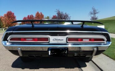 Dodge-Challenger-1971-Coupe-8