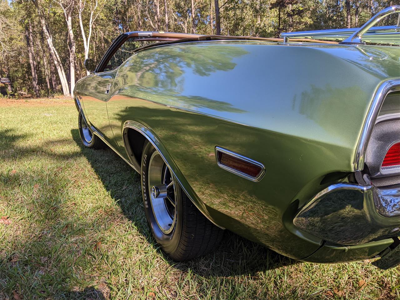 Dodge-Challenger-1971-Metallic-Green-Brown-14