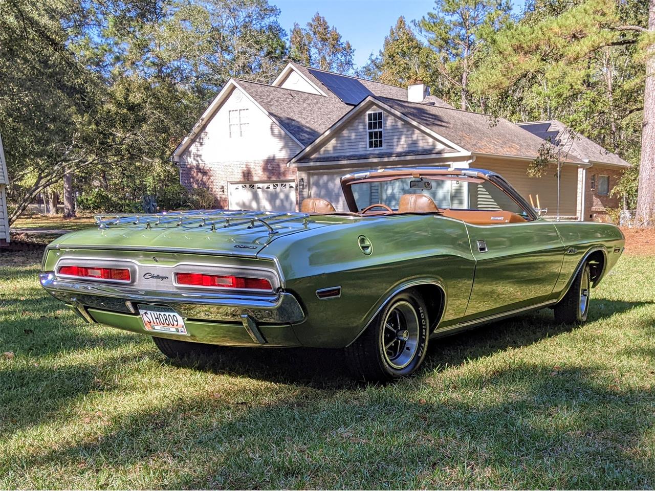 Dodge-Challenger-1971-Metallic-Green-Brown-26