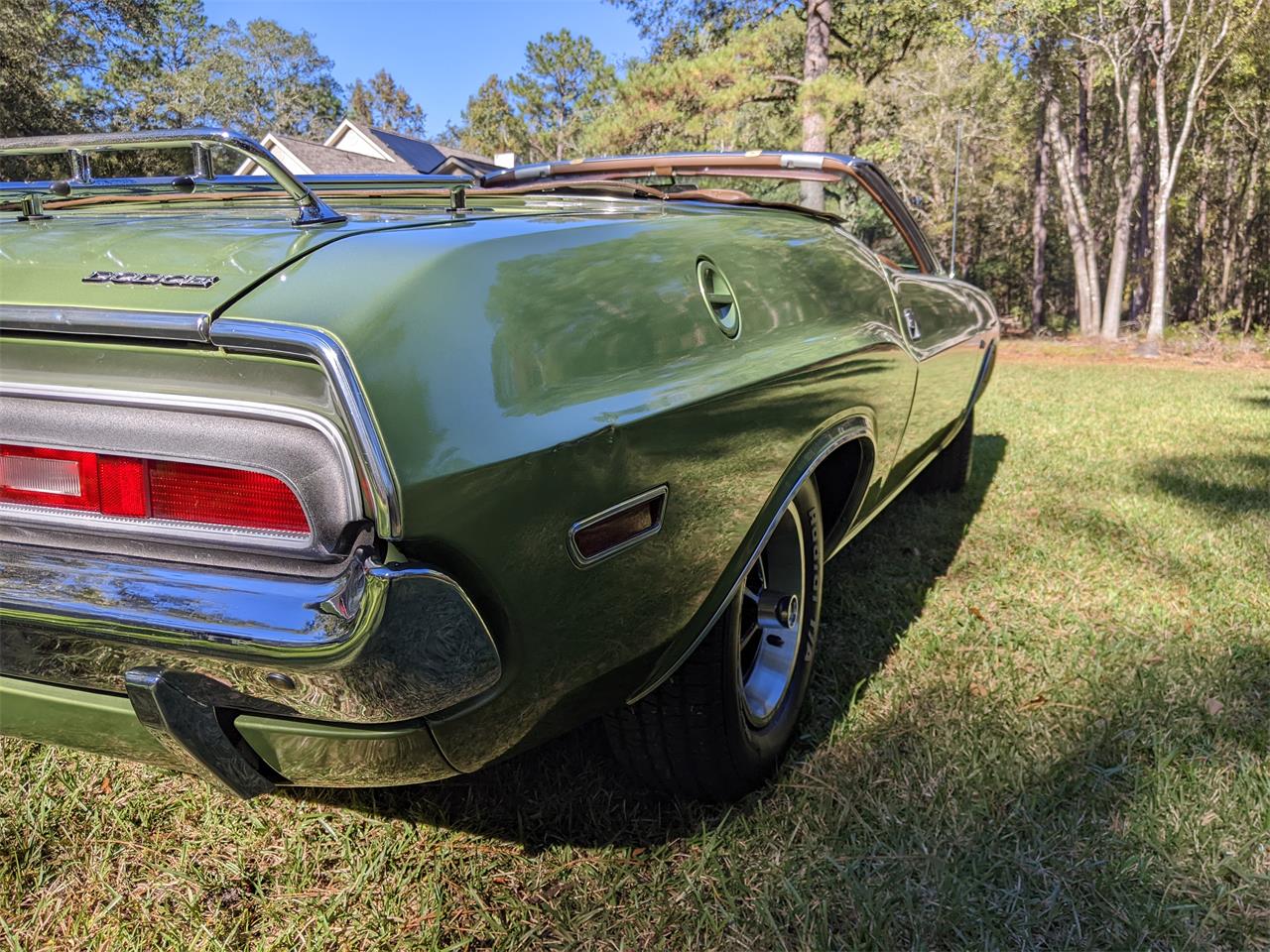 Dodge-Challenger-1971-Metallic-Green-Brown-33