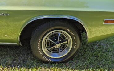 Dodge-Challenger-1971-Metallic-Green-Brown-37