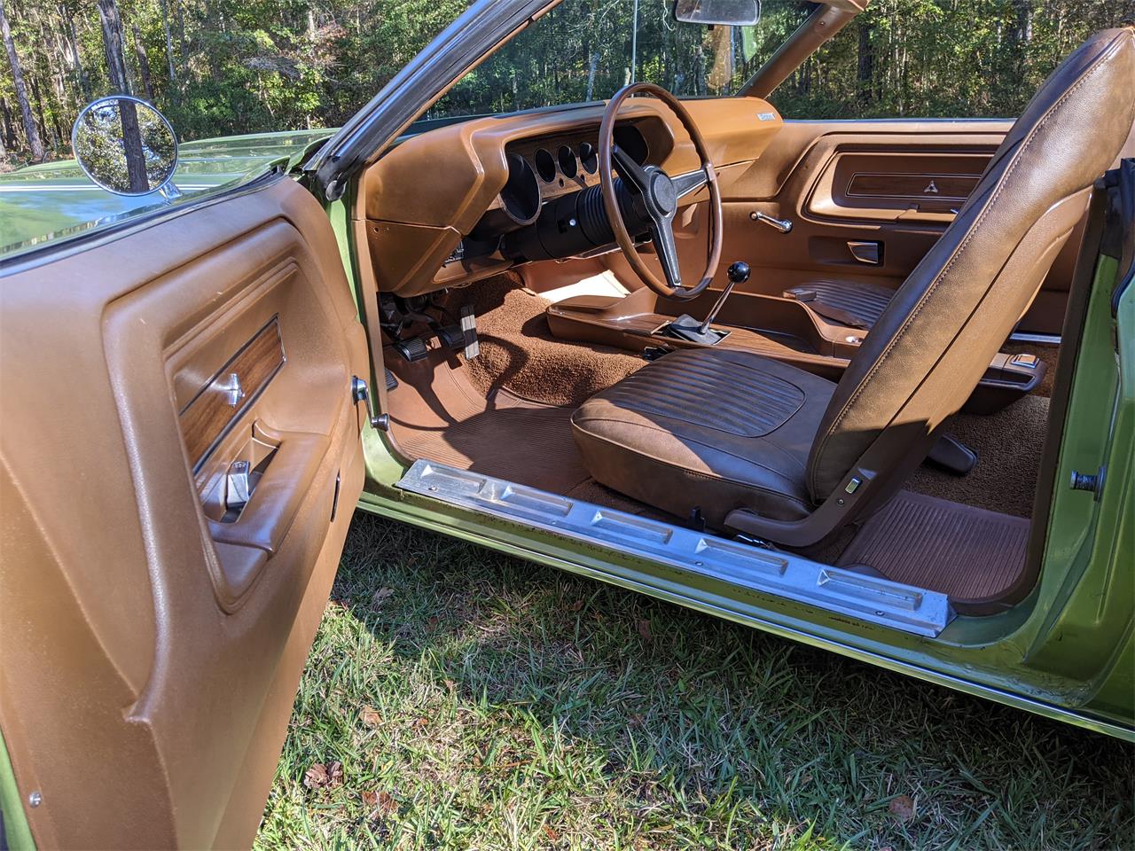 Dodge-Challenger-1971-Metallic-Green-Brown-39