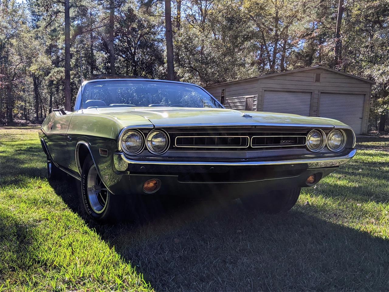 Dodge-Challenger-1971-Metallic-Green-Brown-4