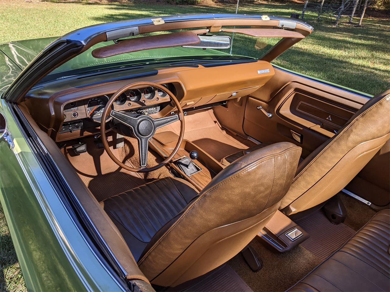 Dodge-Challenger-1971-Metallic-Green-Brown-46