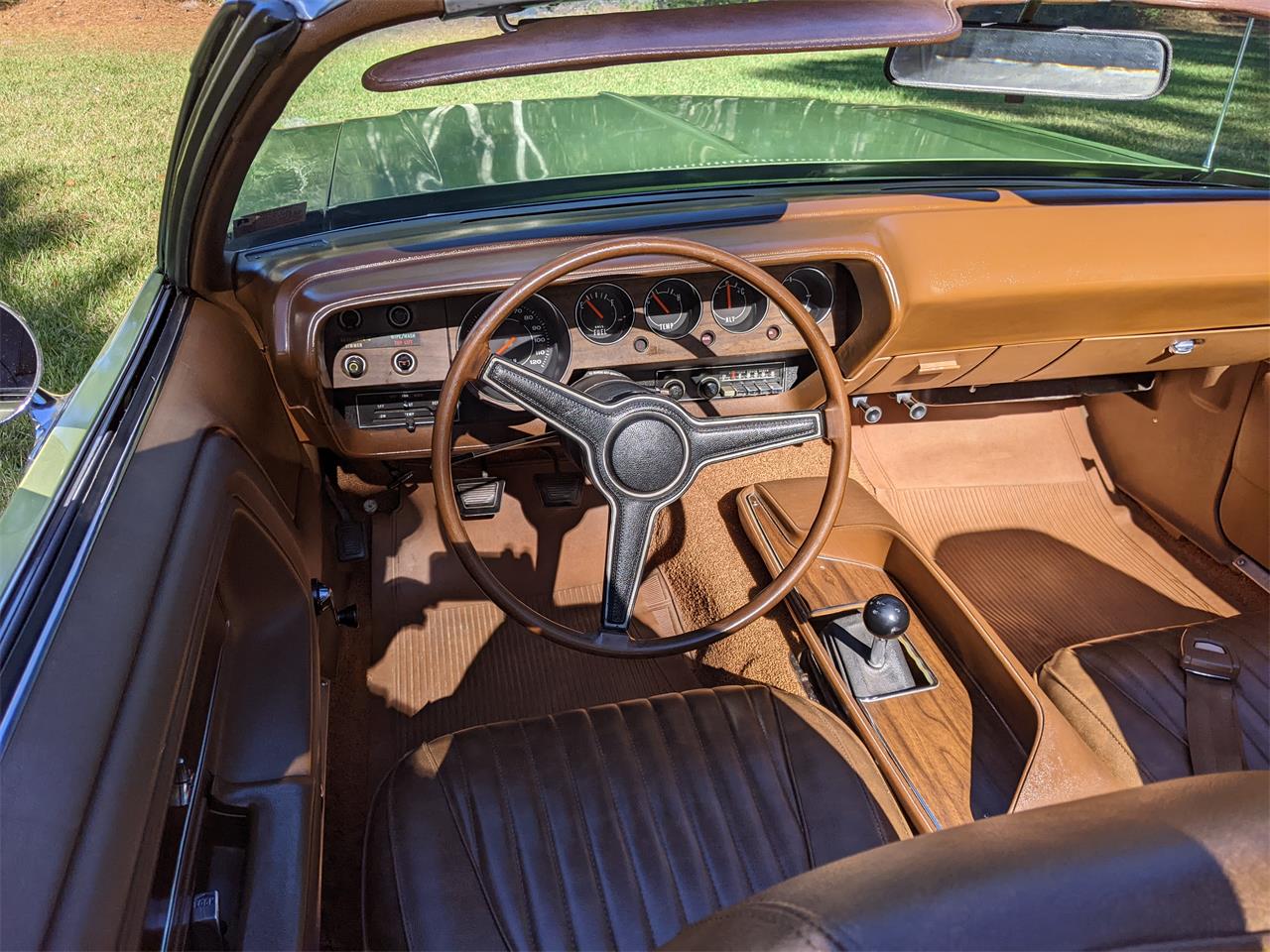 Dodge-Challenger-1971-Metallic-Green-Brown-47
