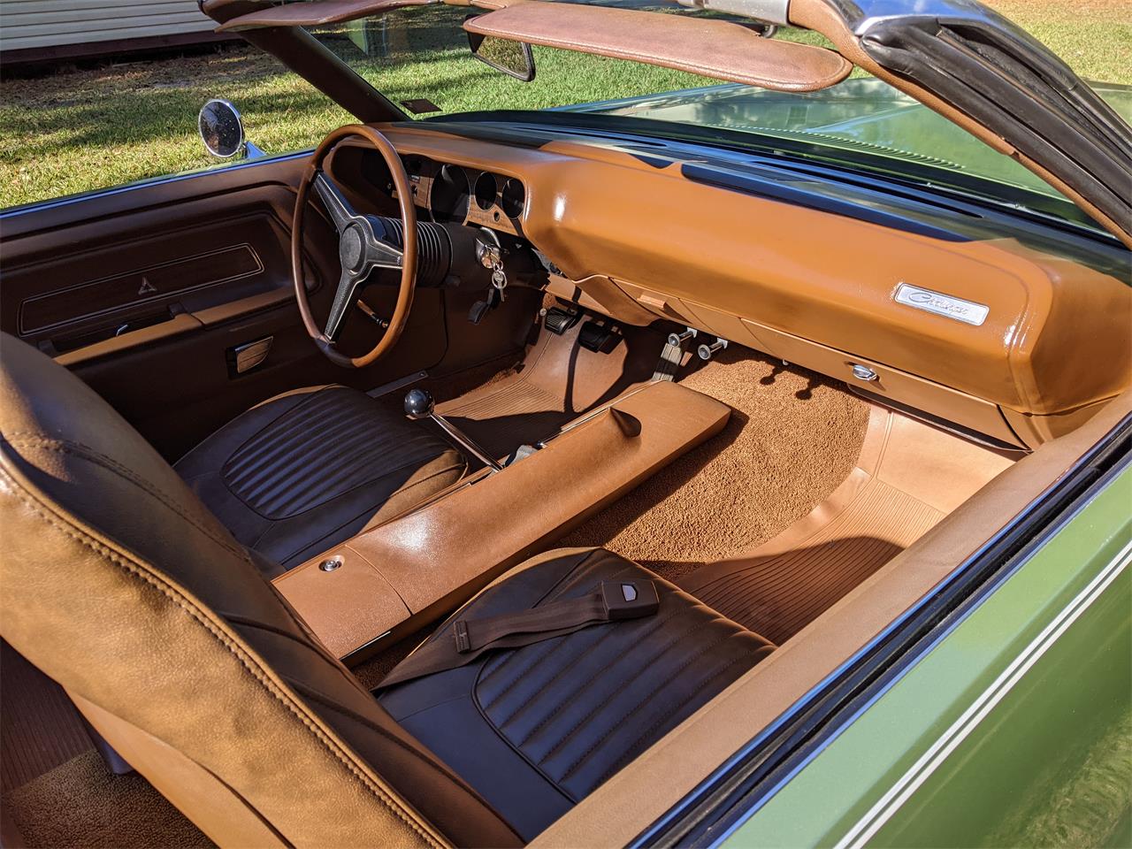 Dodge-Challenger-1971-Metallic-Green-Brown-48