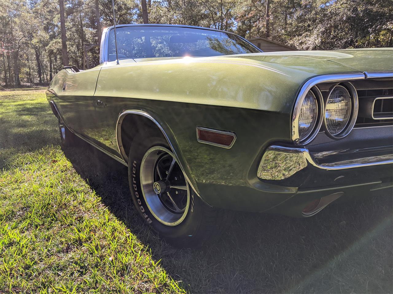 Dodge-Challenger-1971-Metallic-Green-Brown-8