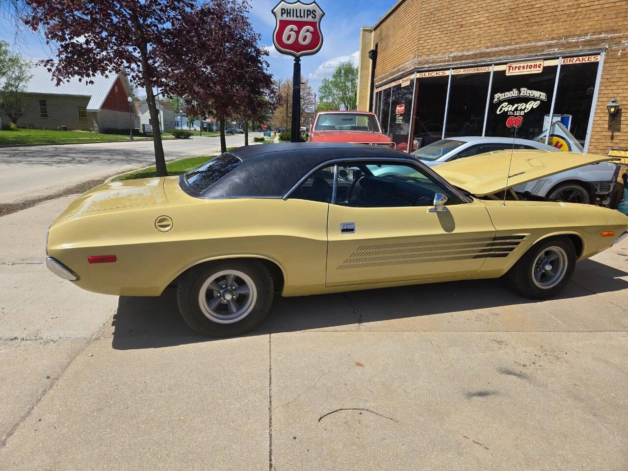Dodge-Challenger-1972-Coupe-1