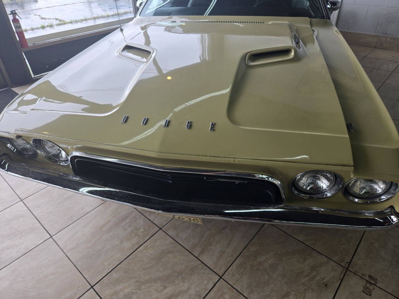 Dodge-Challenger-1972-Coupe-13