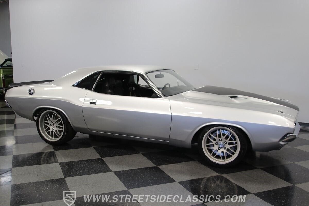 Dodge-Challenger-1972-Coupe-16