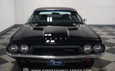Dodge-Challenger-1972-Coupe-21