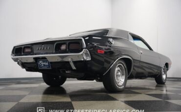 Dodge-Challenger-1972-Coupe-31