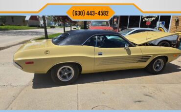 Dodge-Challenger-1972-Coupe