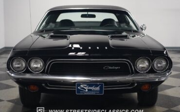 Dodge-Challenger-1972-Coupe-5