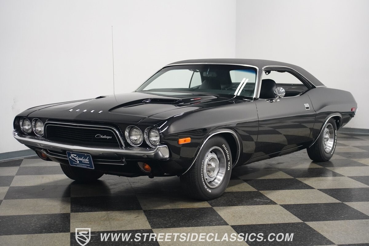 Dodge-Challenger-1972-Coupe-6