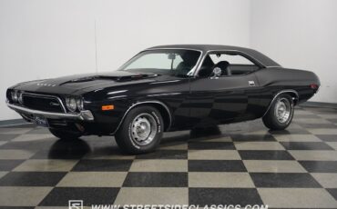 Dodge-Challenger-1972-Coupe-7