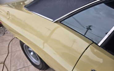Dodge-Challenger-1972-Coupe-9
